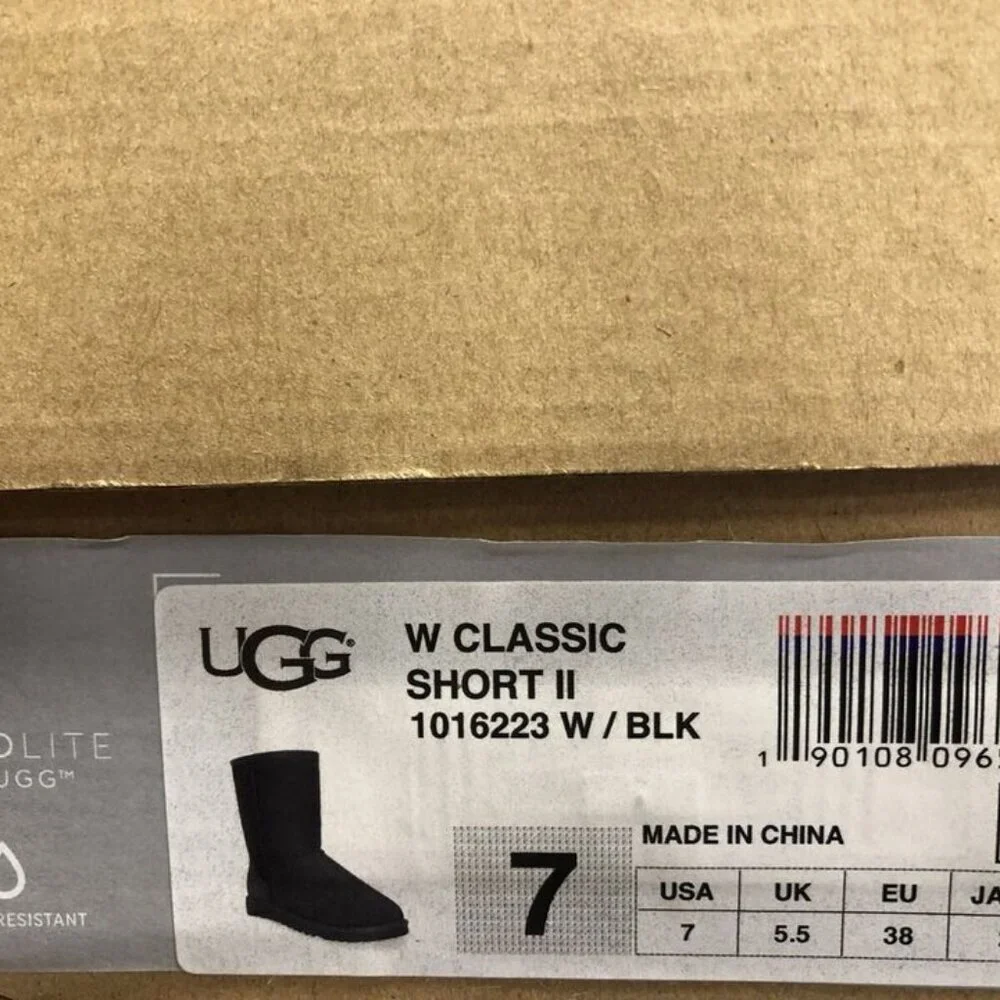 UGG Womens Classic Short II Boot Black Size 7M
